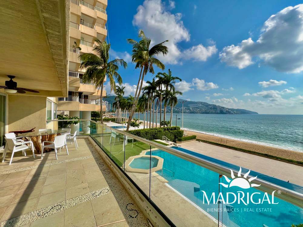 Real del Mar | Beachfront apartment for sale in Acapulco Bay