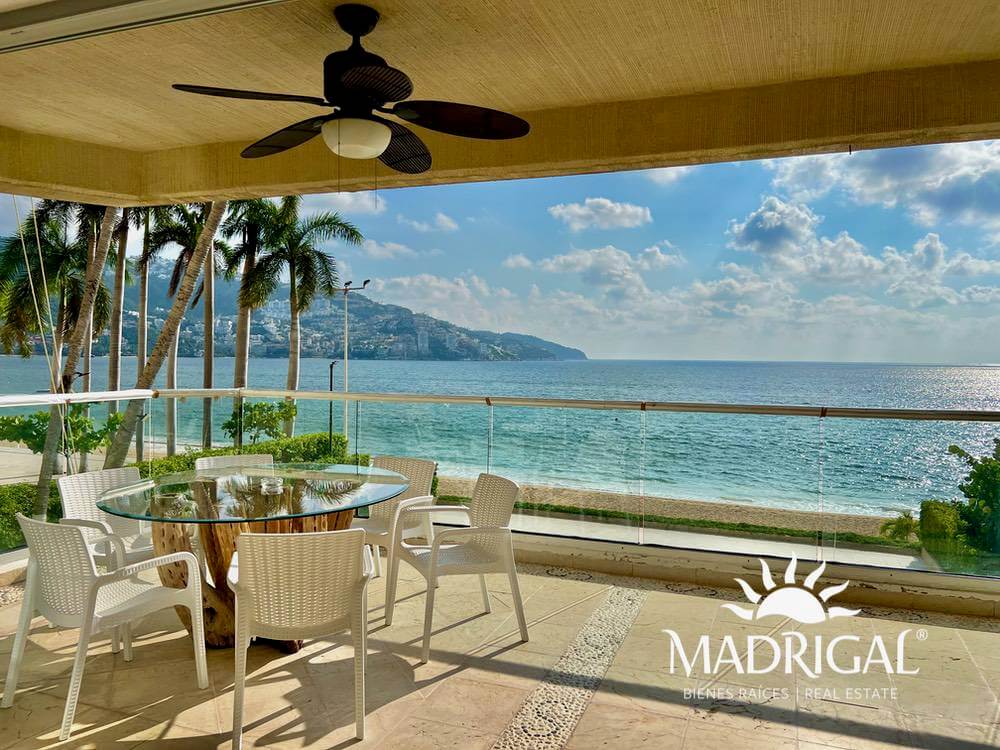 Real del Mar | Beachfront apartment for sale in Acapulco Bay