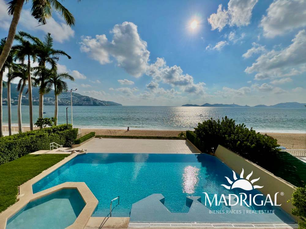 Real del Mar | Beachfront apartment for sale in Acapulco Bay