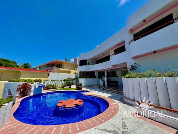 &&& Beautiful oceanfront house available in Acapulco's exclusive Marina Brisas