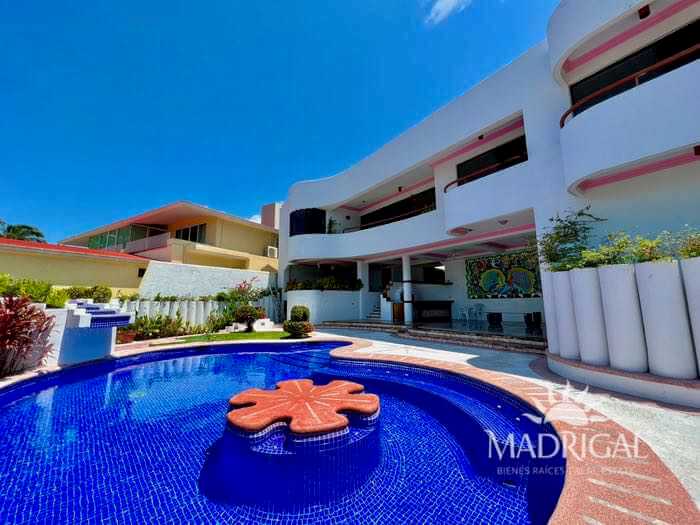 &&& Beautiful oceanfront house available in Acapulco's exclusive Marina Brisas