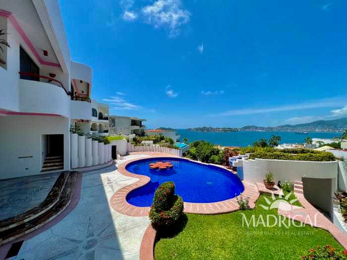 &&& Beautiful oceanfront house available in Acapulco's exclusive Marina Brisas