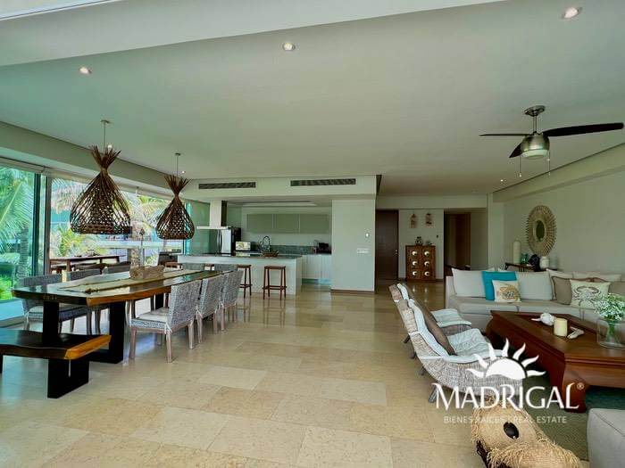 Loft apartment for sale in a Peninsula with beach access