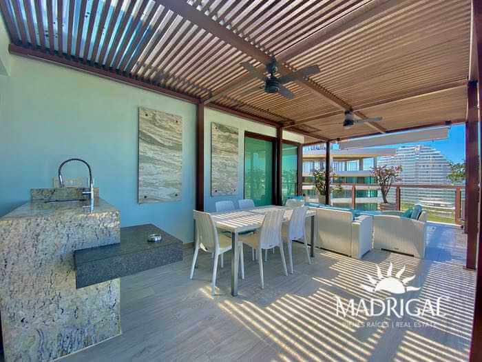 Penthouse a la venta en Playa Diamante, Condominio La Isla Torre Emerald