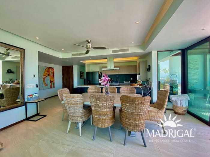 Penthouse a la venta en Playa Diamante, Condominio La Isla Torre Emerald