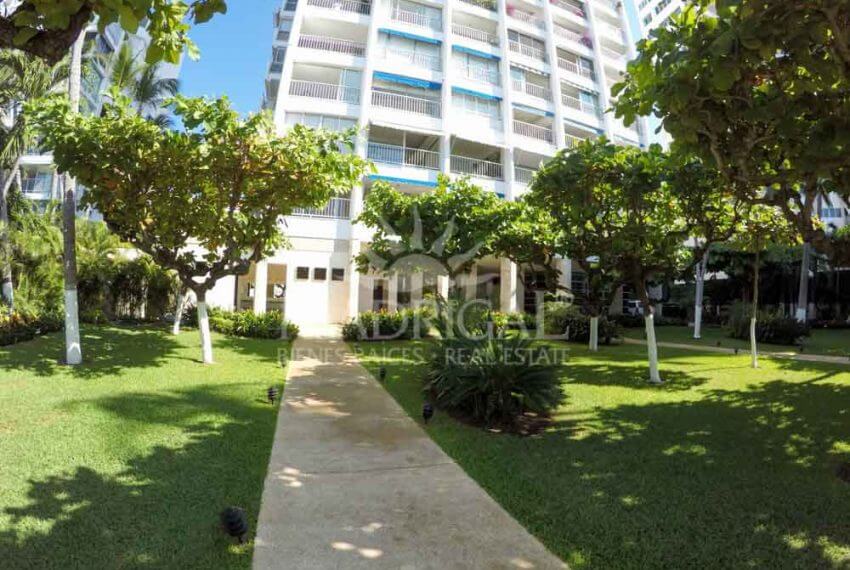 Departamento en venta frente a playa en el condominio Camelia y Magnolia en la bahía de Acapulco