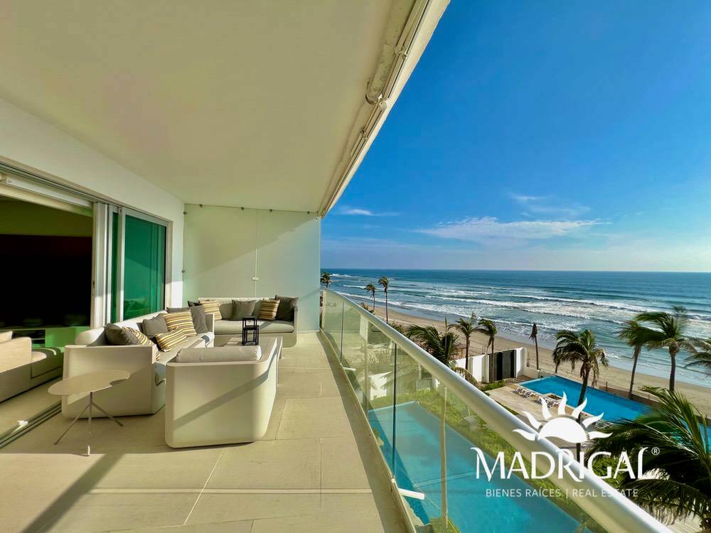 Peninsula | Four-bedroom apartment for sale in Playa Diamante Acapulco