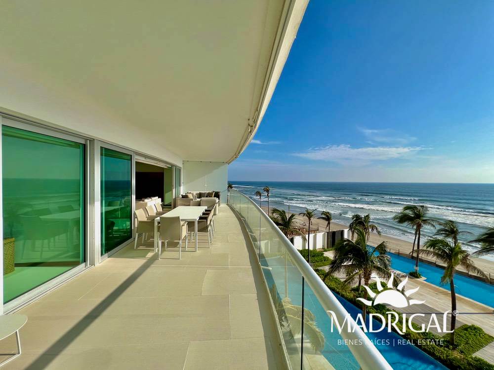 Peninsula | Four-bedroom apartment for sale in Playa Diamante Acapulco