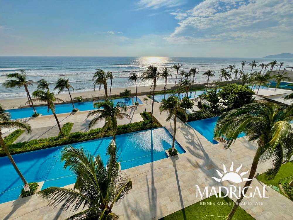 Peninsula | Four-bedroom apartment for sale in Playa Diamante Acapulco