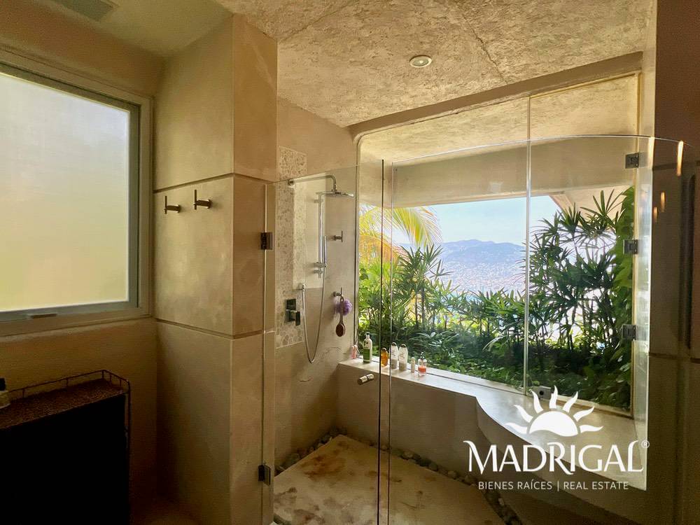 Exclusiva casa a la venta en el Fraccionamiento Residencial la Cima en Acapulco