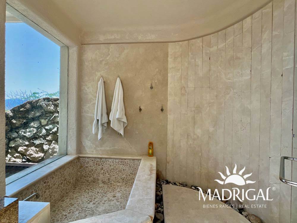 Exclusiva casa a la venta en el Fraccionamiento Residencial la Cima en Acapulco