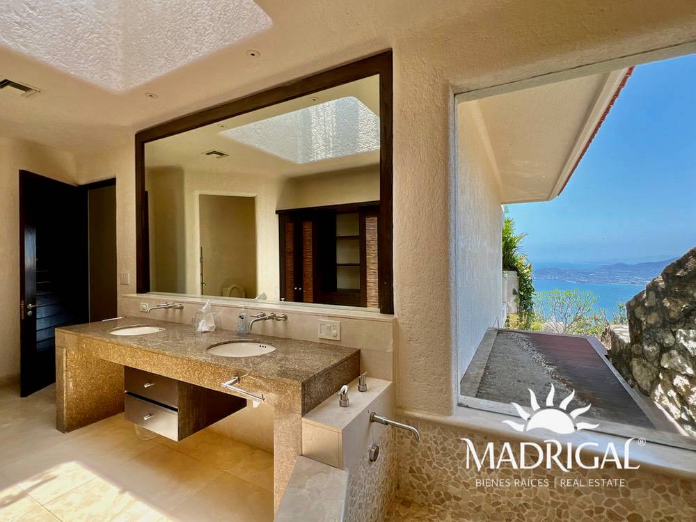 Exclusiva casa a la venta en el Fraccionamiento Residencial la Cima en Acapulco