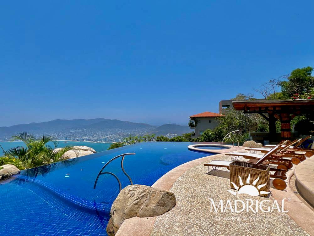 Exclusiva casa a la venta en el Fraccionamiento Residencial la Cima en Acapulco