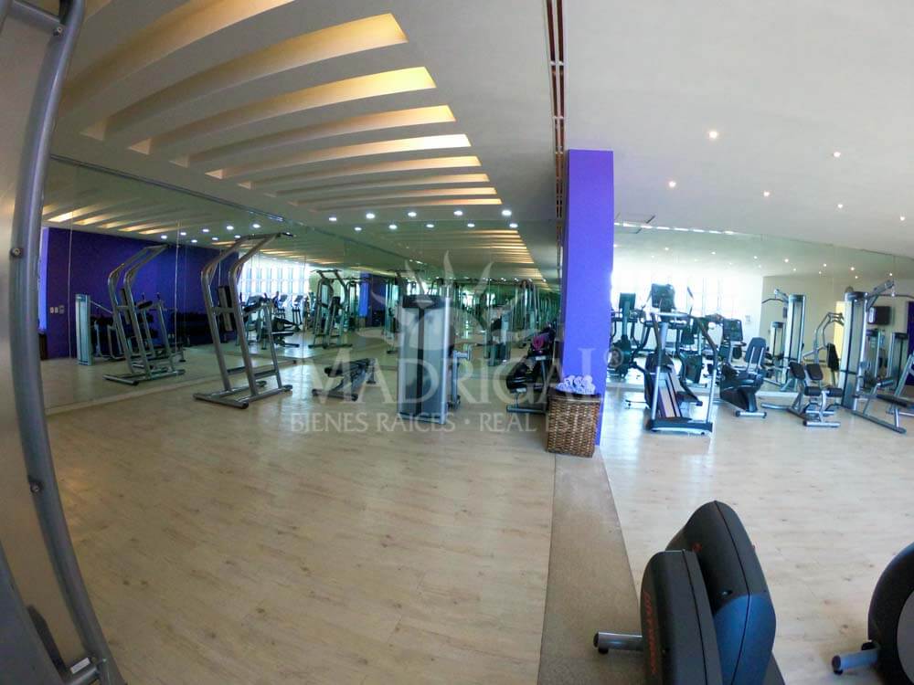 El Palmar Tres Vidas | Amplio departamento en venta frente a playa con amplia terraza