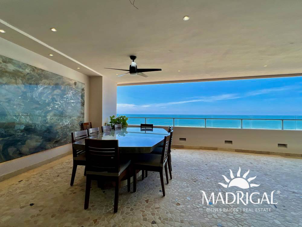Penthouse en el condominio Vidamar 2 frente al mar