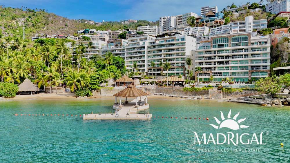 Villas Alejandra - Pent House en venta en Brisas Guitarrón Acapulco frente a playa