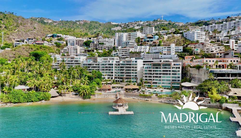 Villas Alejandra - Pent House en venta en Brisas Guitarrón Acapulco frente a playa