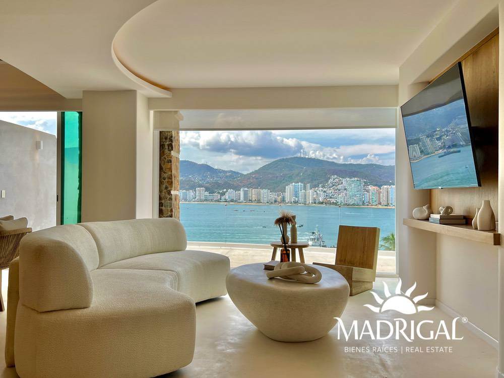 Villas Alejandra - Pent House en venta en Brisas Guitarrón Acapulco frente a playa