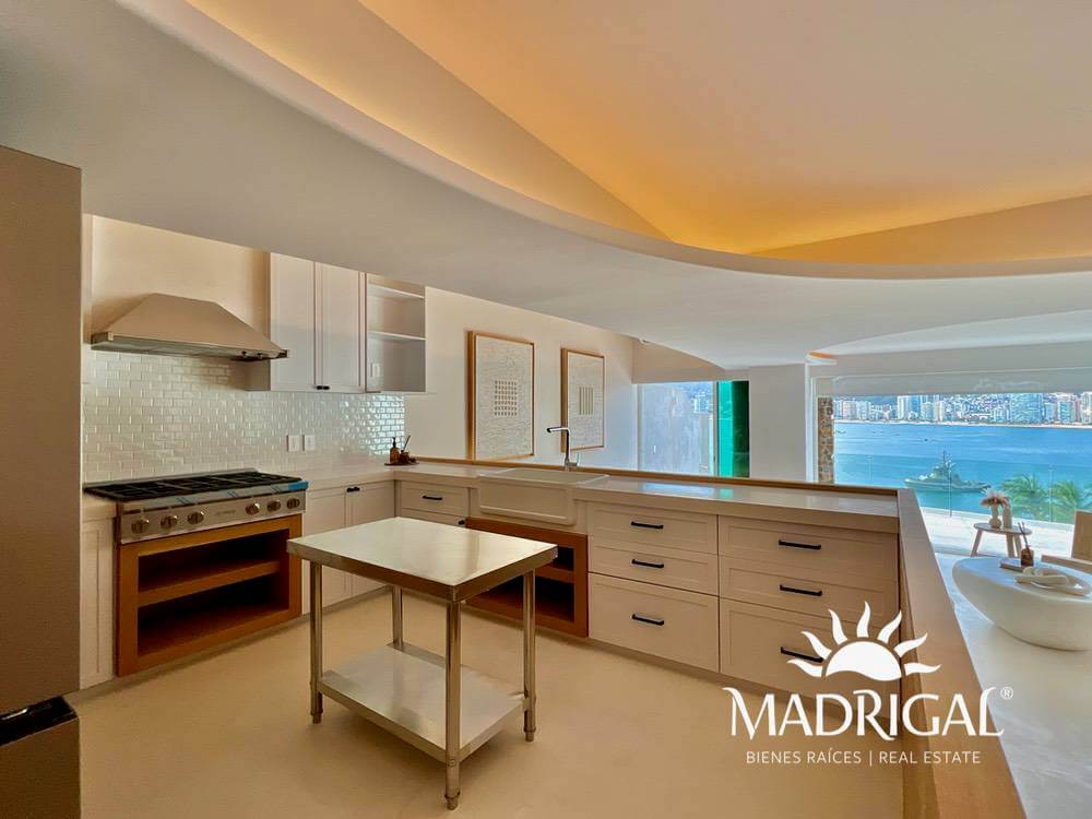 Villas Alejandra - Pent House en venta en Brisas Guitarrón Acapulco frente a playa