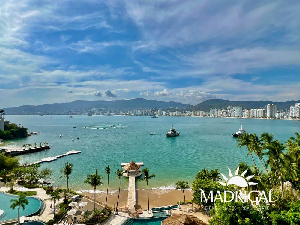 Villas Alejandra - Pent House en venta en Brisas Guitarrón Acapulco frente a playa