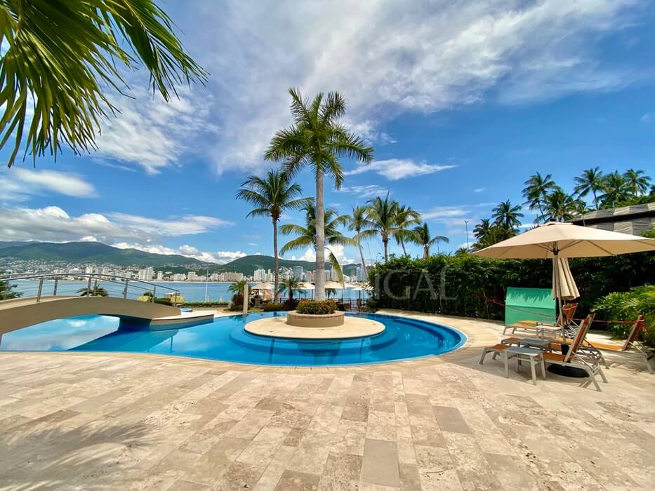 Villas Alejandra - Pent House en venta en Brisas Guitarrón Acapulco frente a playa