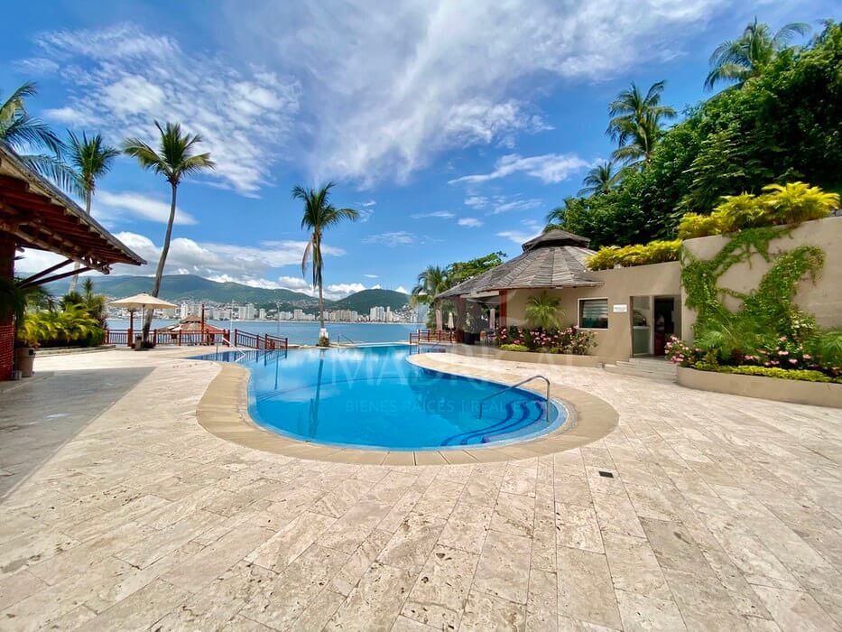Villas Alejandra - Pent House en venta en Brisas Guitarrón Acapulco frente a playa
