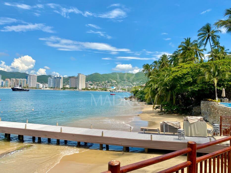 Villas Alejandra - Pent House en venta en Brisas Guitarrón Acapulco frente a playa