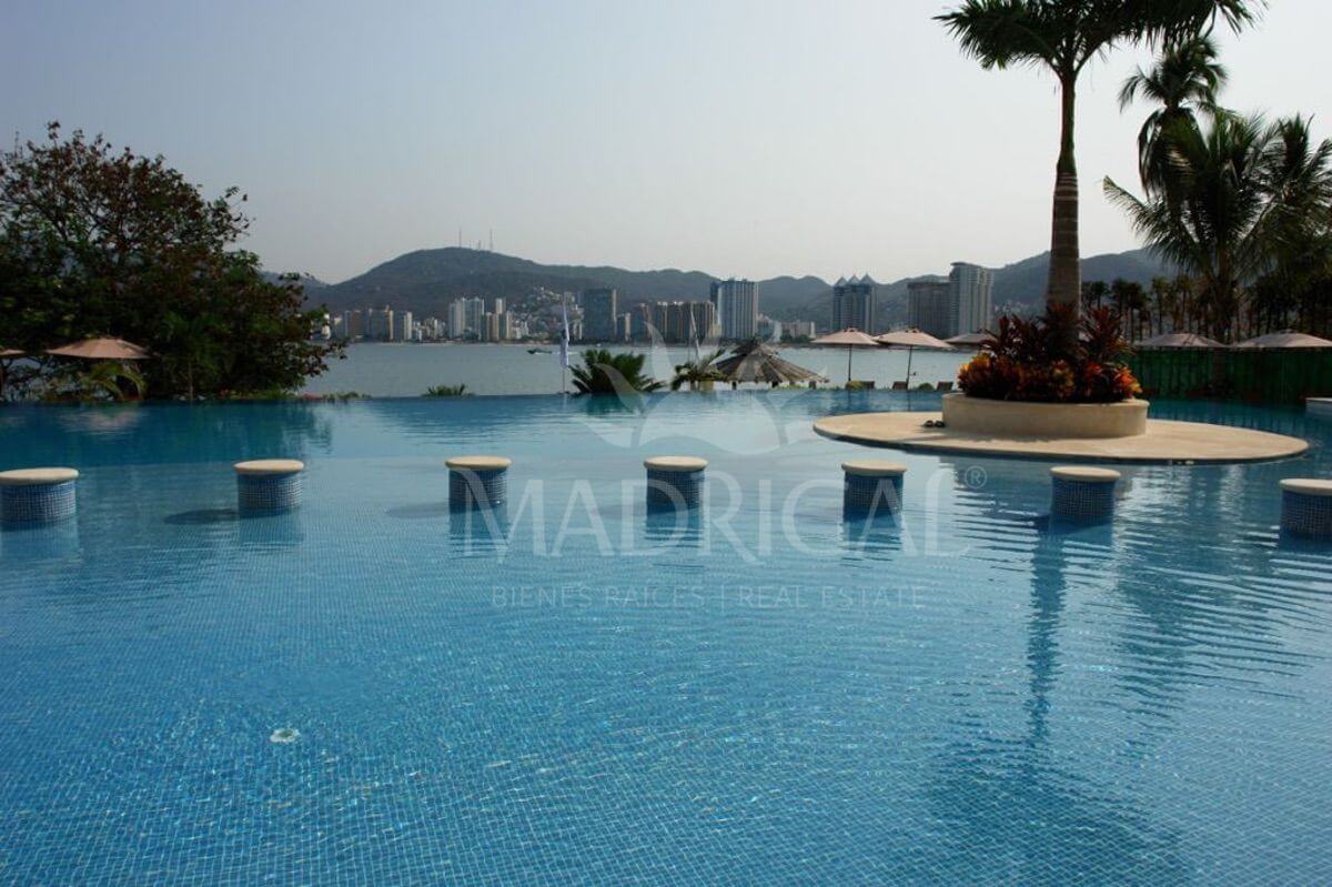 Villas Alejandra - Pent House en venta en Brisas Guitarrón Acapulco frente a playa