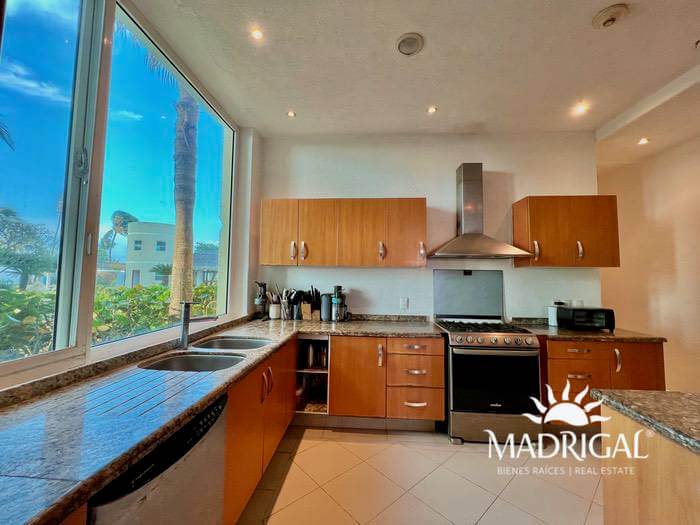 Dos Soles, departamento en venta en Nivel Jardín frente al mar