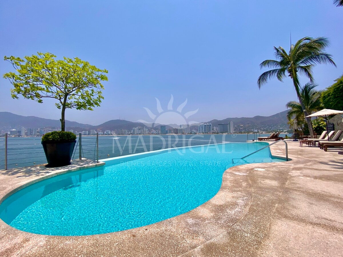 Departamento en venta Portochervo en Acapulco con vista al mar