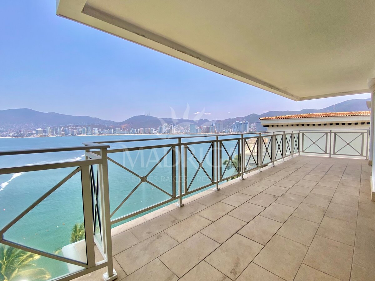 Departamento en venta Portochervo en Acapulco con vista al mar