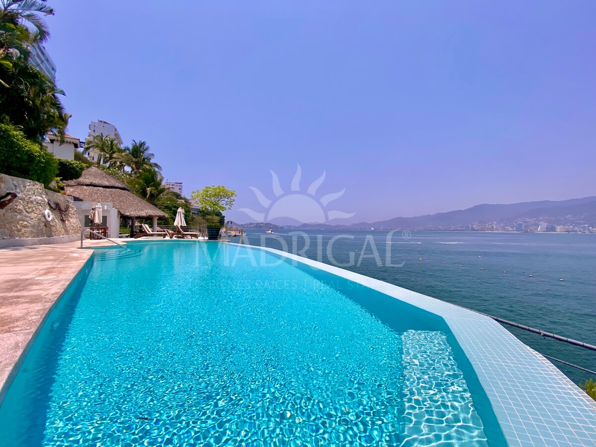 Departamento en venta Portochervo en Acapulco con vista al mar