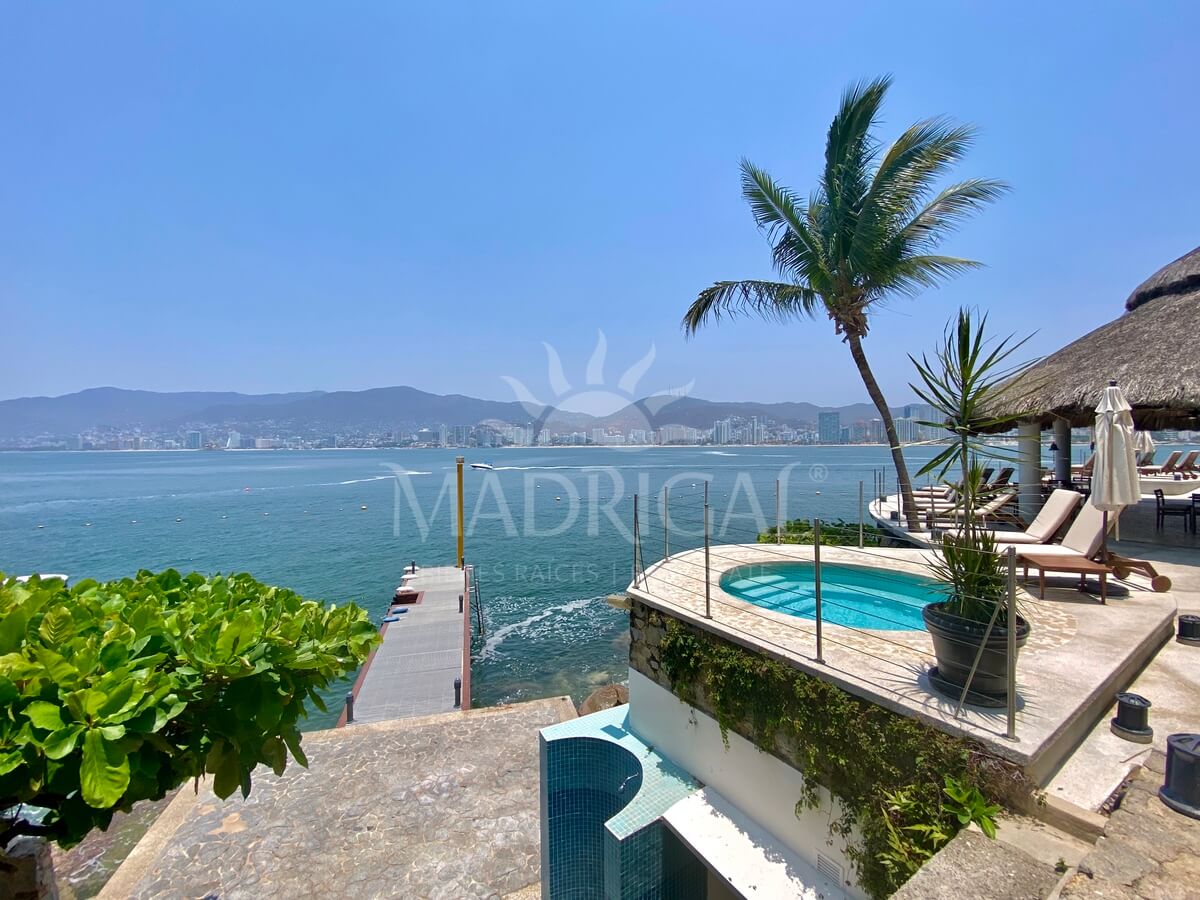 Departamento en venta Portochervo en Acapulco con vista al mar