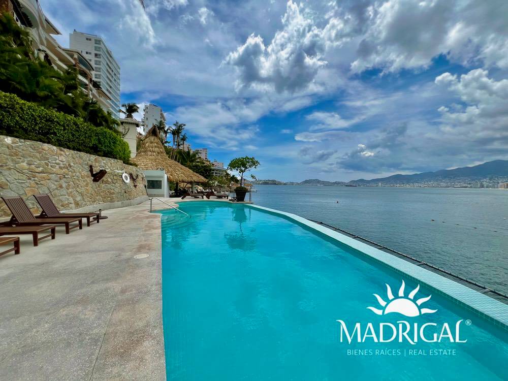 Portochervo - Departamento en venta en Acapulco con vista al mar