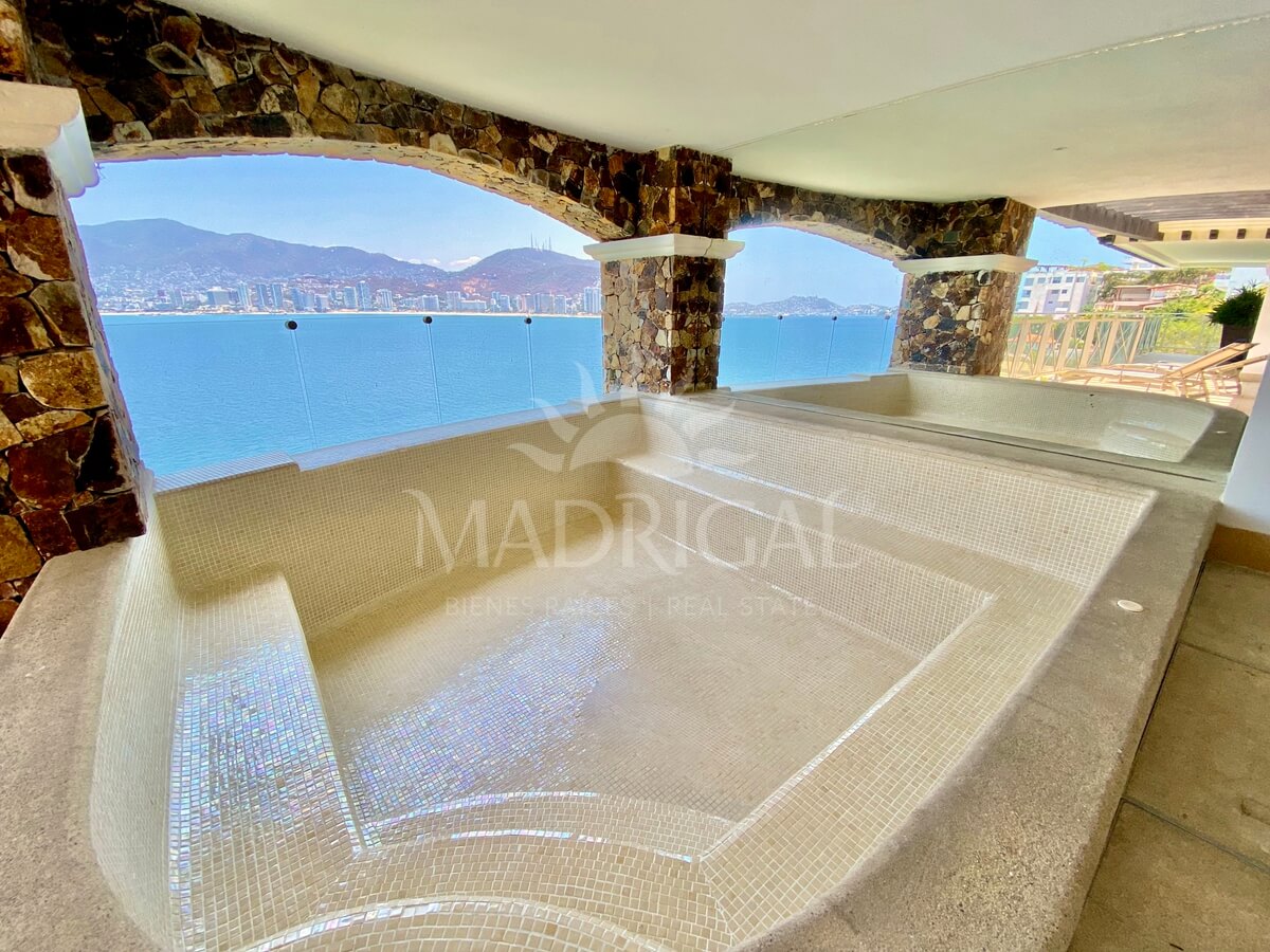 Portochervo - Departamento en venta en Acapulco con vista al mar