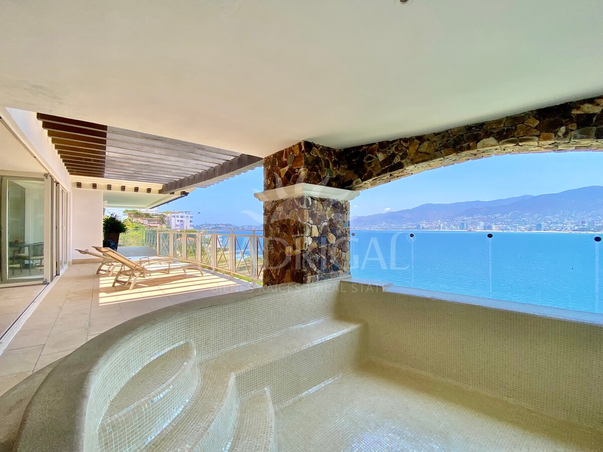 Portochervo - Departamento en venta en Acapulco con vista al mar