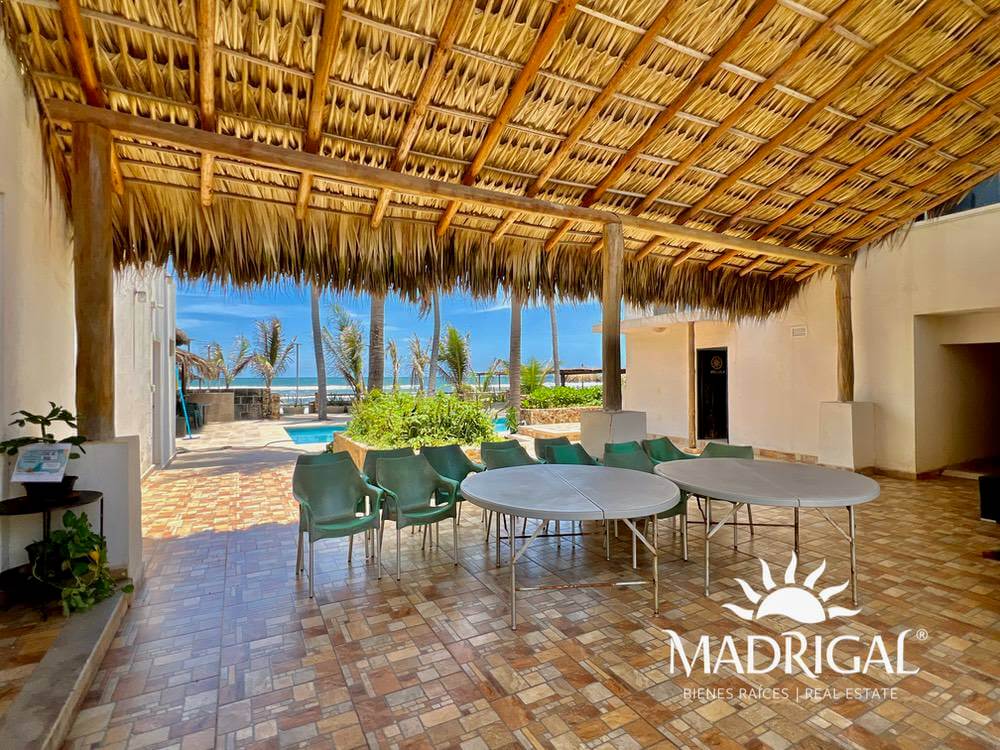 Casa en venta frente a la playa en la Bonfil