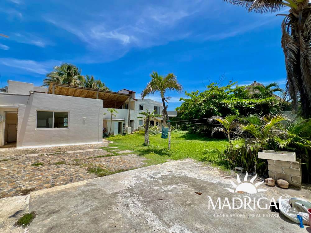 Casa en venta frente a la playa en la Bonfil