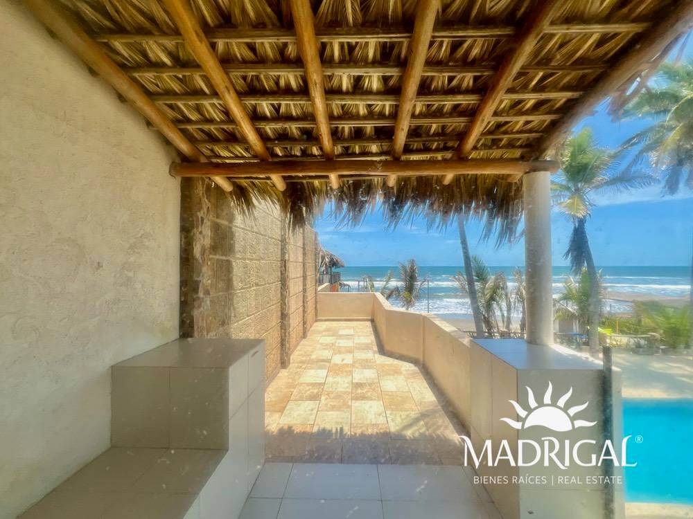Casa en venta frente a la playa en la Bonfil