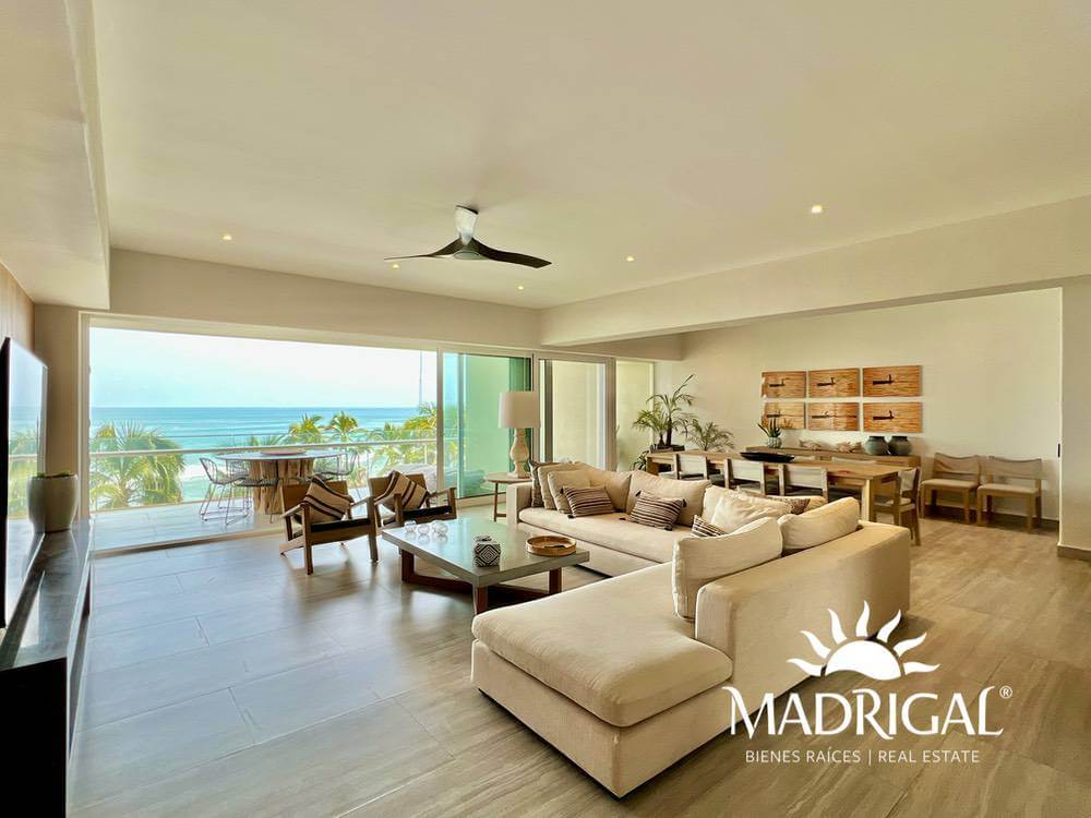 Playamar Diamante |Departamento en venta de tres recámaras frente al mar en Playa Diamante