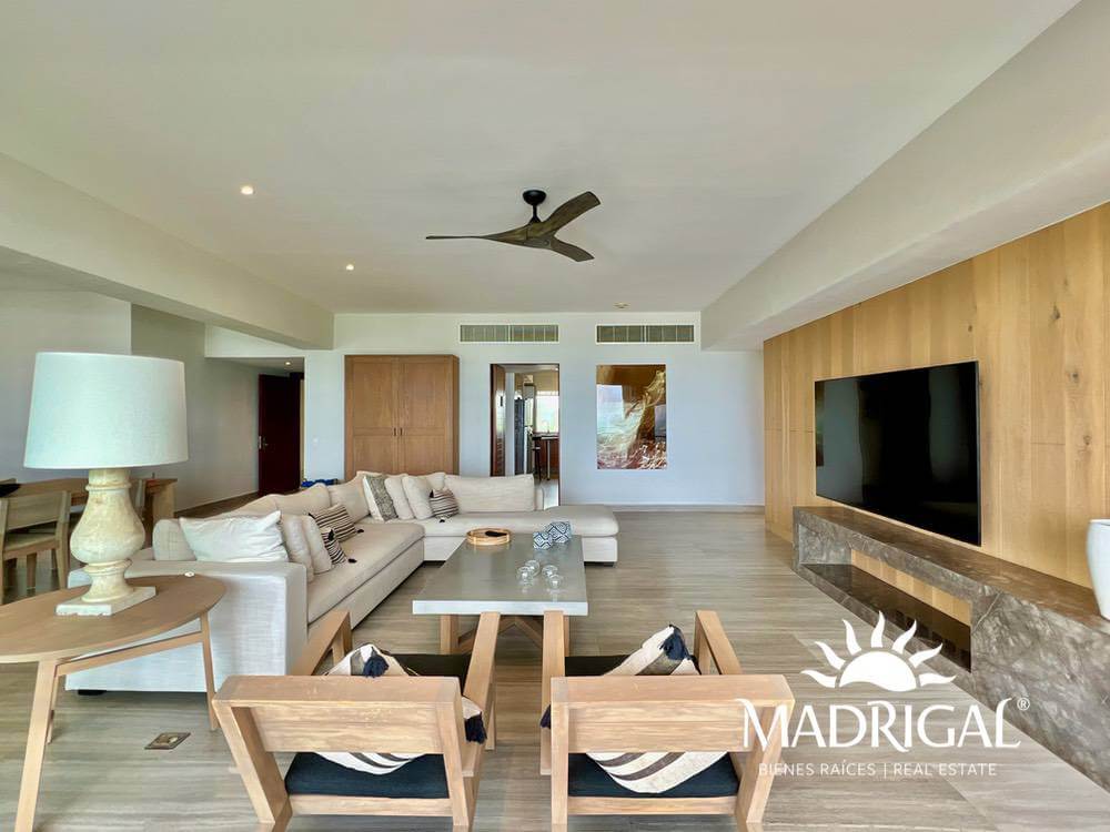 Playamar Diamante |Departamento en venta de tres recámaras frente al mar en Playa Diamante
