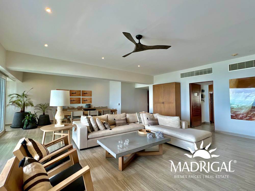 Playamar Diamante |Departamento en venta de tres recámaras frente al mar en Playa Diamante
