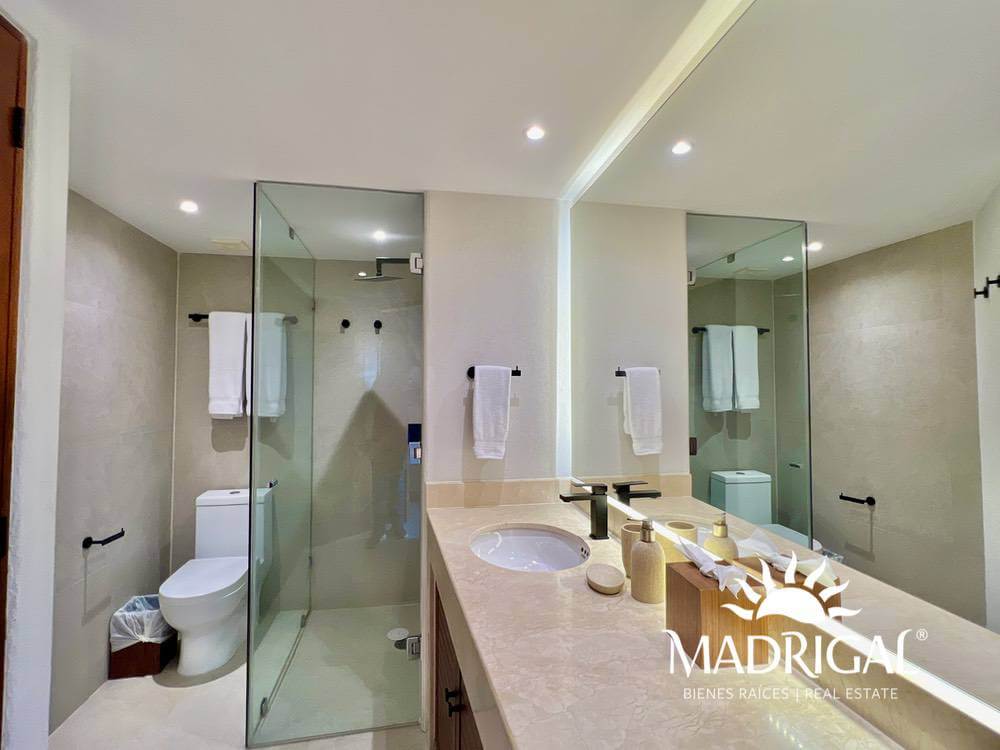 Playamar Diamante |Departamento en venta de tres recámaras frente al mar en Playa Diamante