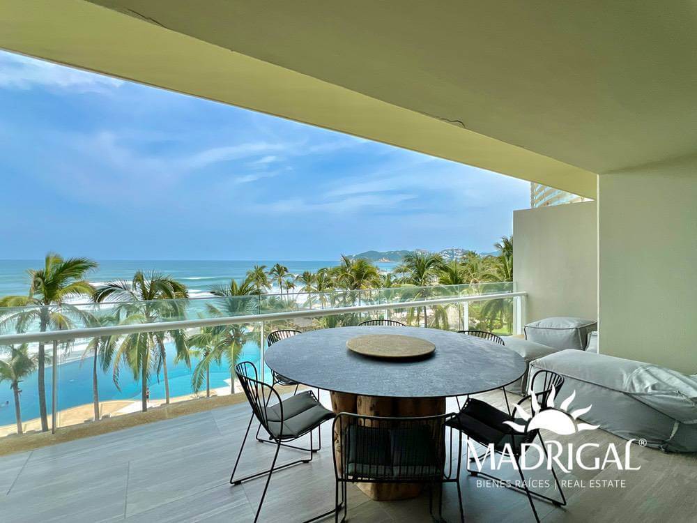 Playamar Diamante |Departamento en venta de tres recámaras frente al mar en Playa Diamante