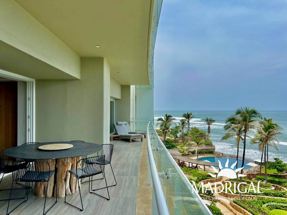 Playamar Diamante |Departamento en venta de tres recámaras frente al mar en Playa Diamante
