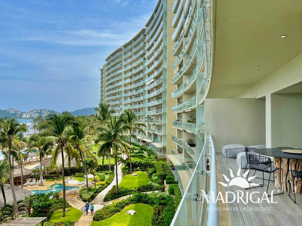 Playamar Diamante |Departamento en venta de tres recámaras frente al mar en Playa Diamante