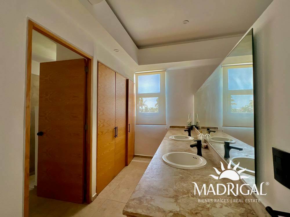 Galapagos Tower | Beachfront Apartment for Sale