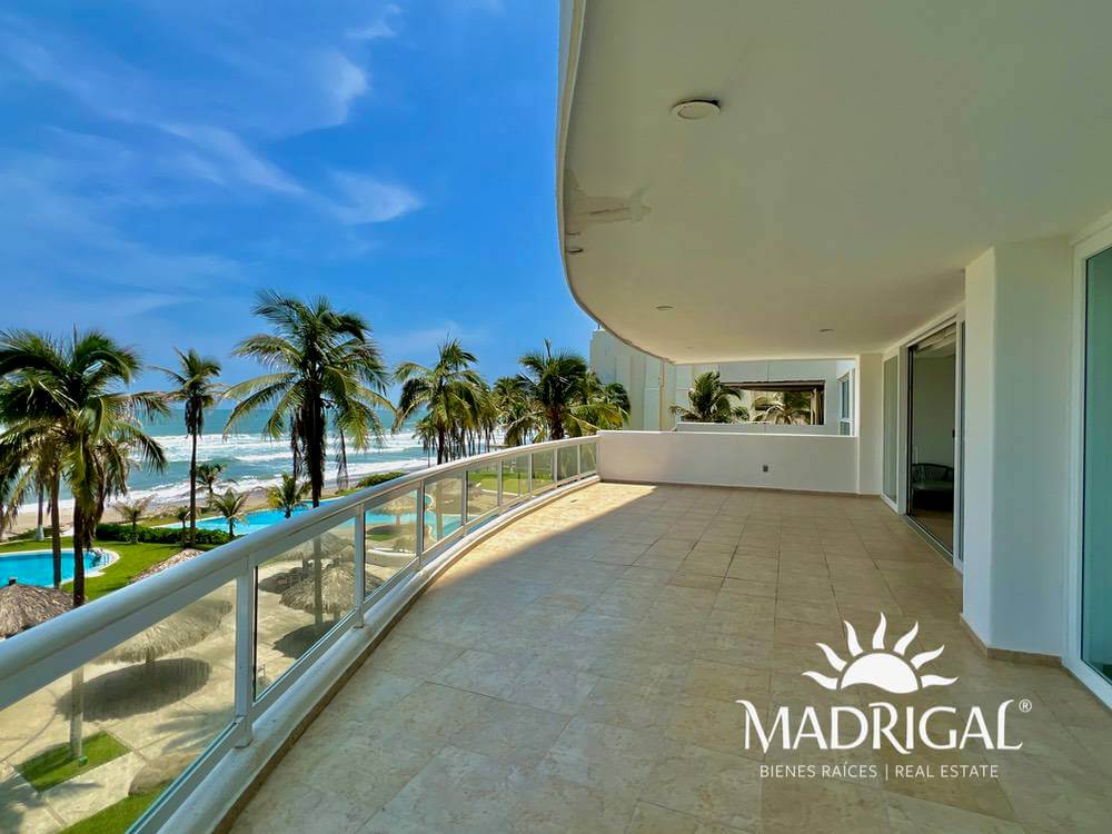 Galapagos Tower | Beachfront Apartment for Sale