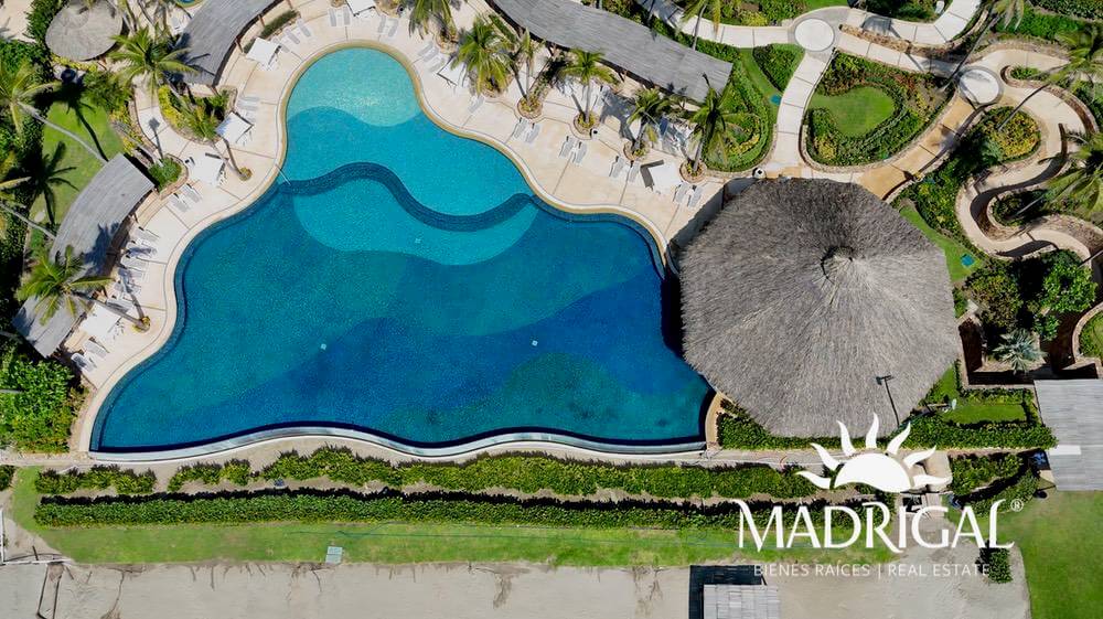 &&& Playamar Diamante |Amplio departamento en venta de cuatro recámaras frente al mar en Playa Diamante