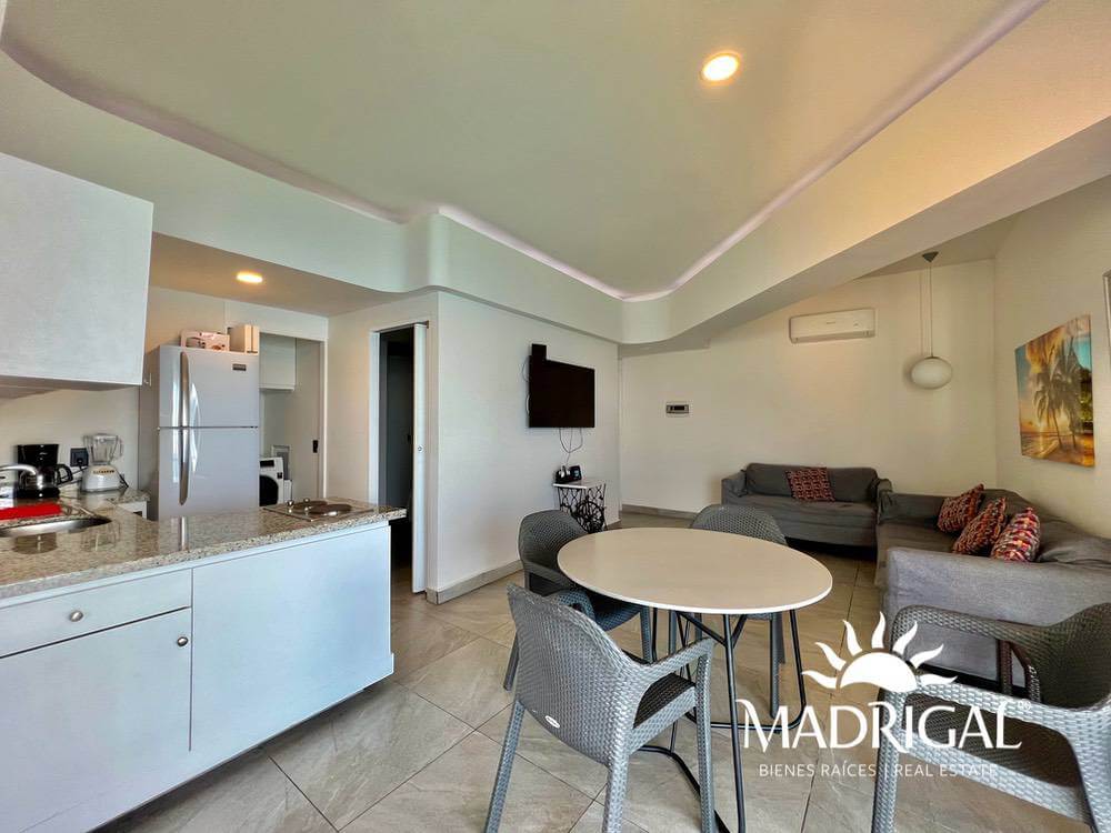 Suite en venta en el condómino La Palapa en la bahía de Acapulco